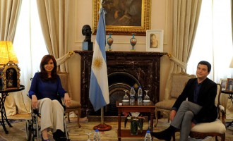 Cristina recibió a un reconocido economista francés Cristina recibió a un reconocido economista francés